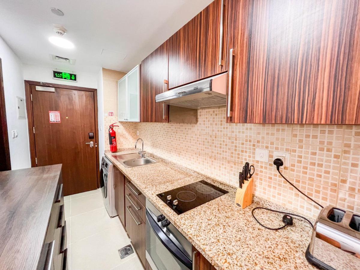 Cosmos Living Modern Near Marina * Dubai