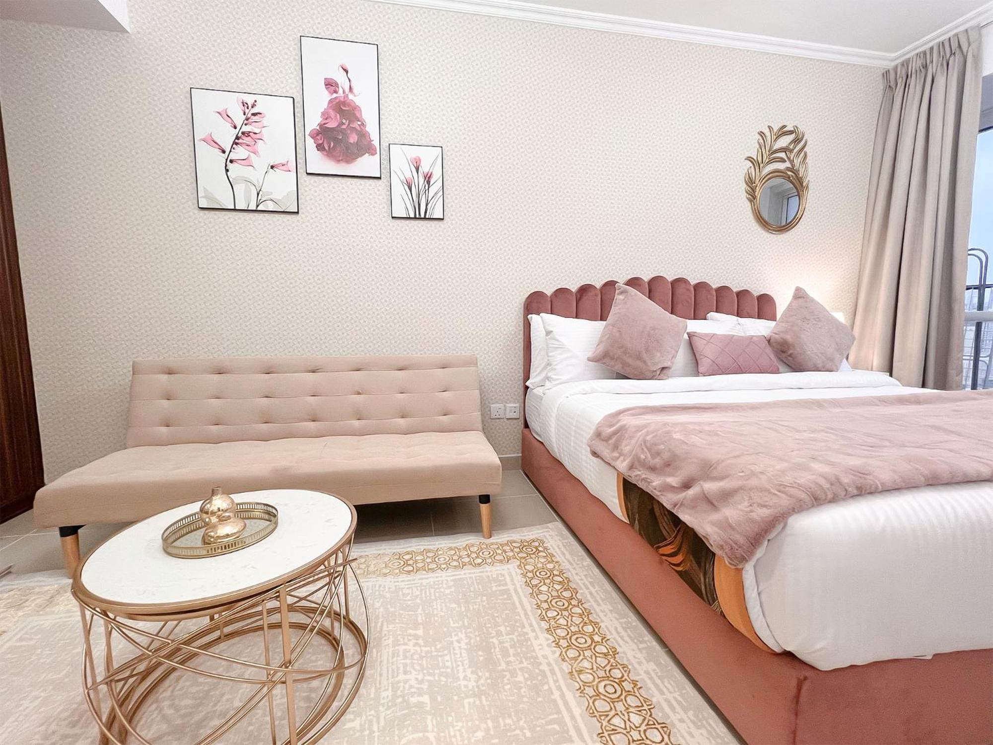 Cosmos Living Modern Near Marina * Dubai